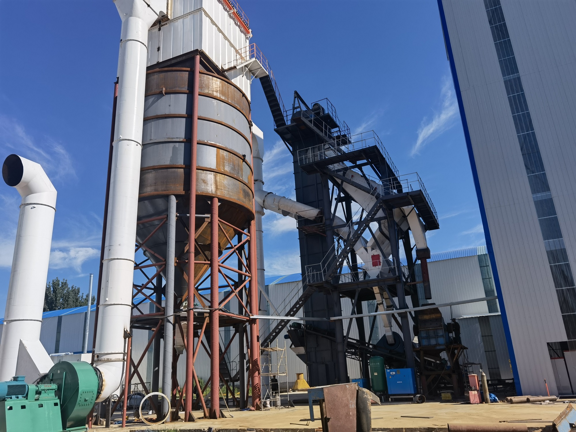 踐行綠色發(fā)展！干法制砂樓助力洗砂廠技改！