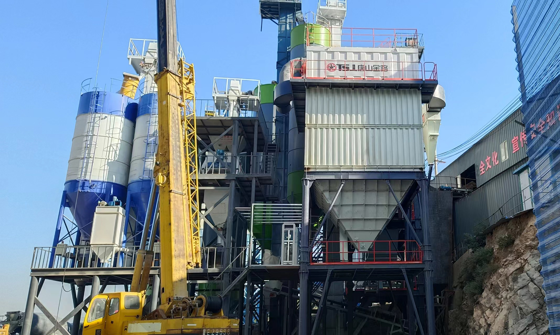 砂石企業(yè)向高質(zhì)量發(fā)展轉(zhuǎn)型，制砂樓向綠色智能化發(fā)展升級(jí)